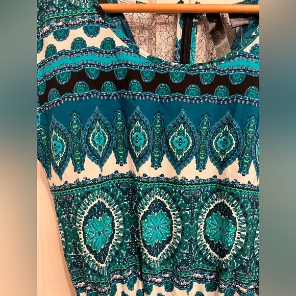 Chiffon romper with green& blue design and black lace back detail - Picture 2 of 9